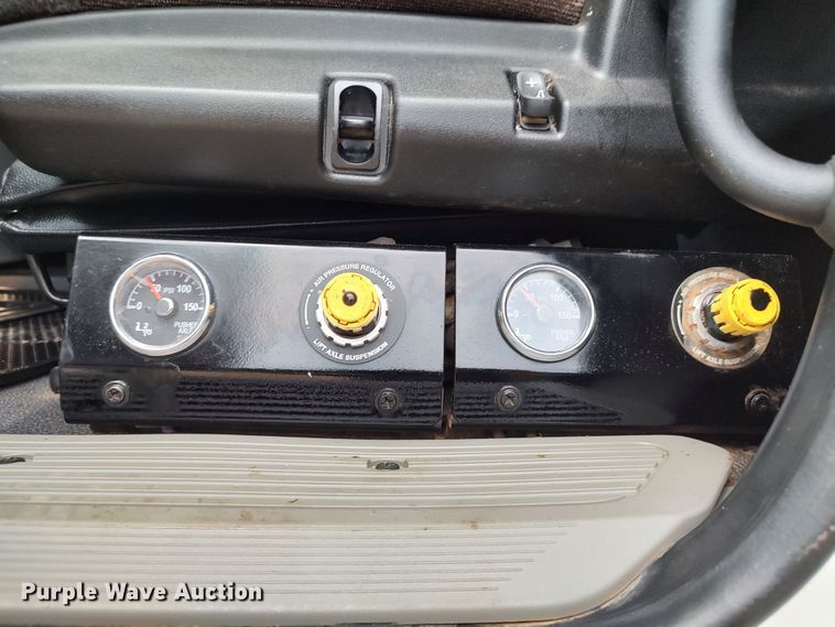 image for item JR9463 2021 Peterbilt 567  dump truck