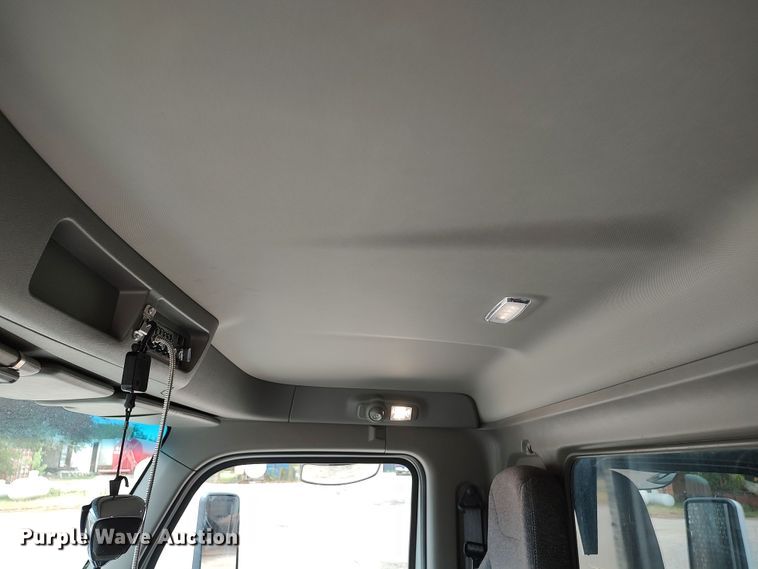 image for item JR9463 2021 Peterbilt 567  dump truck