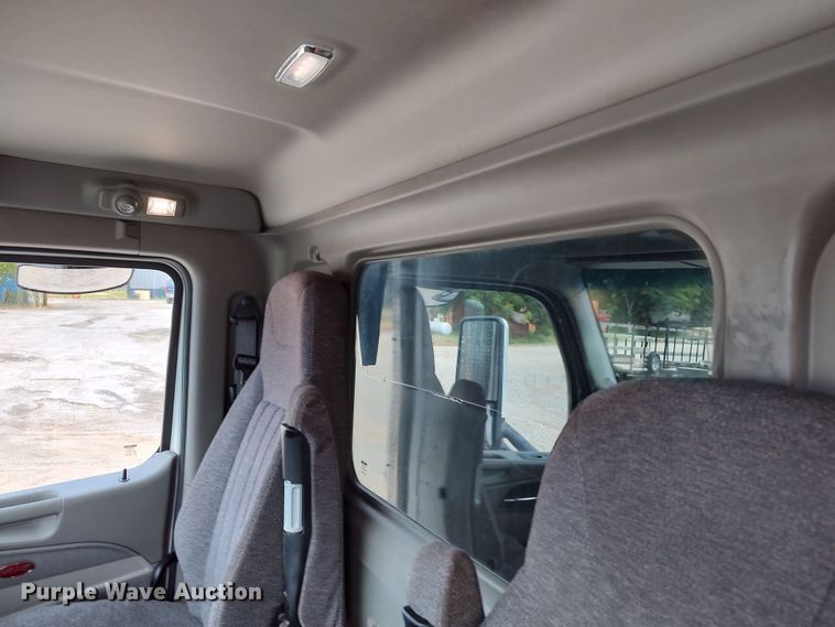 image for item JR9463 2021 Peterbilt 567  dump truck