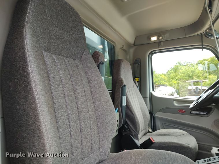 image for item JR9463 2021 Peterbilt 567  dump truck