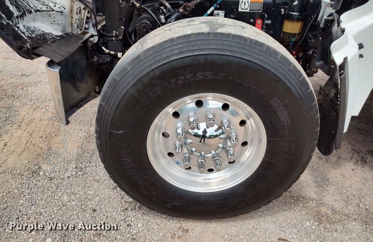 image for item JR9463 2021 Peterbilt 567  dump truck