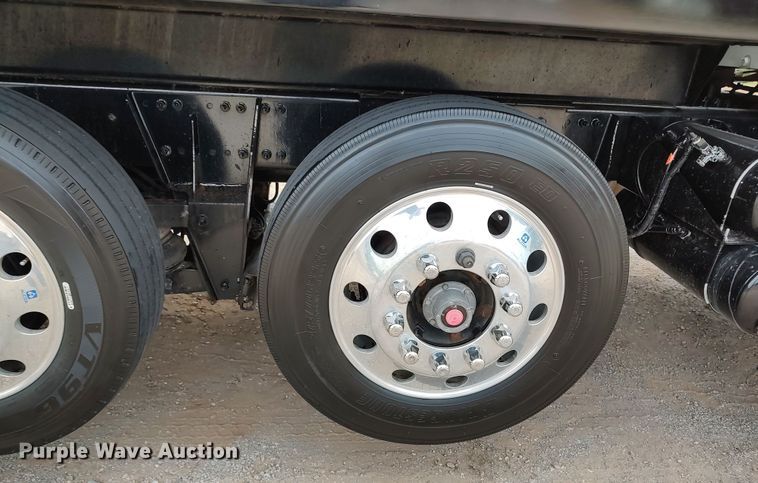 image for item JR9463 2021 Peterbilt 567  dump truck