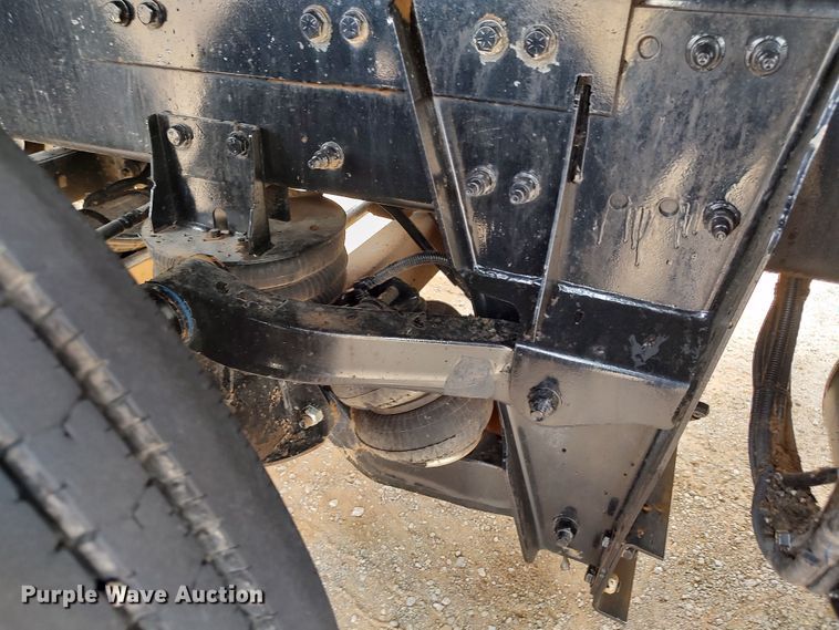 image for item JR9463 2021 Peterbilt 567  dump truck