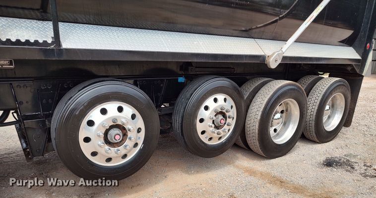 image for item JR9463 2021 Peterbilt 567  dump truck