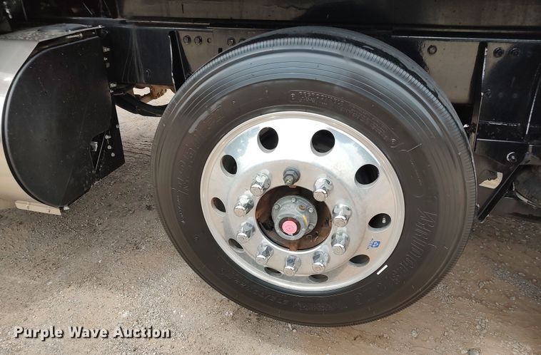 image for item JR9463 2021 Peterbilt 567  dump truck