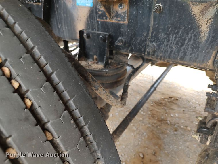 image for item JR9463 2021 Peterbilt 567  dump truck