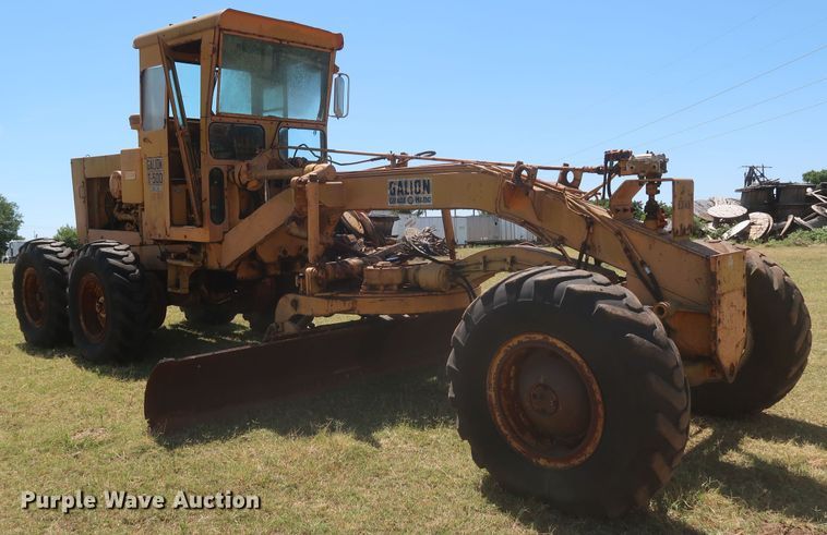 image for item JR9468 1972 Galion T500A  rigid frame motor grader