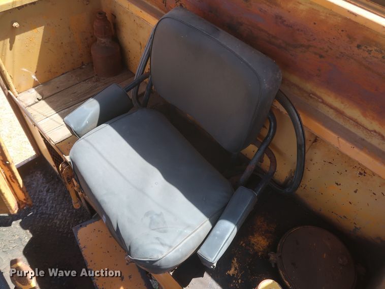 image for item JR9468 1972 Galion T500A  rigid frame motor grader