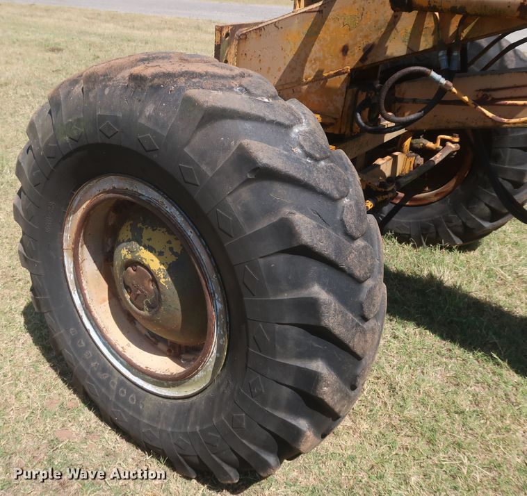 image for item JR9468 1972 Galion T500A  rigid frame motor grader