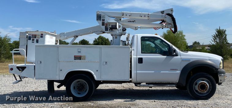 image for item JU9293 2005 Ford F550 Super Duty  bucket truck