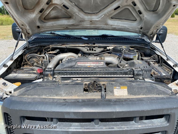 image for item JU9293 2005 Ford F550 Super Duty  bucket truck