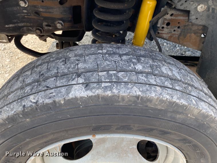 image for item JU9293 2005 Ford F550 Super Duty  bucket truck