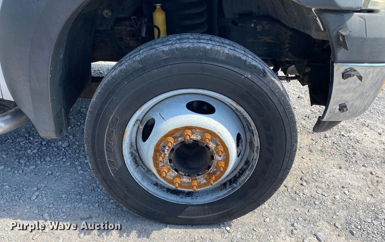 image for item JU9293 2005 Ford F550 Super Duty  bucket truck