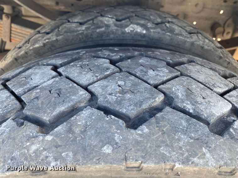 image for item JU9293 2005 Ford F550 Super Duty  bucket truck