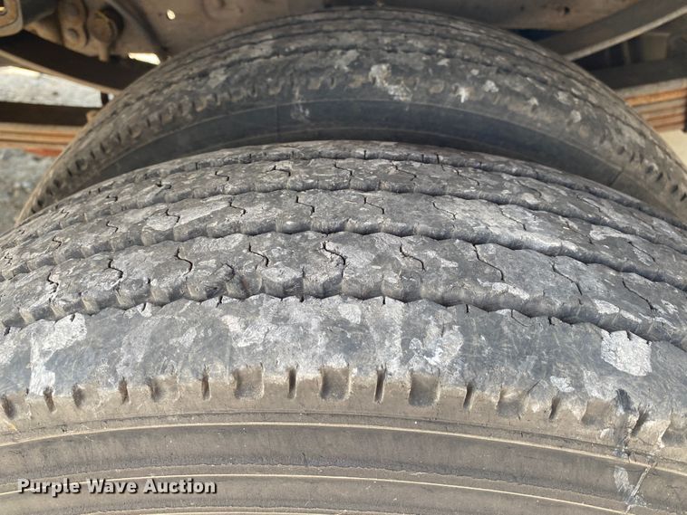 image for item JU9293 2005 Ford F550 Super Duty  bucket truck