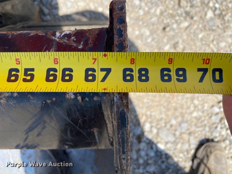 image for item JU9302 2021 Kubota SVL65-2  tracked skid steer loader