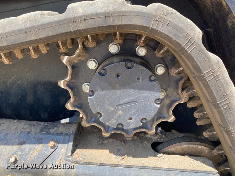 image for item JU9302 2021 Kubota SVL65-2  tracked skid steer loader