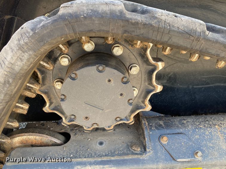 image for item JU9302 2021 Kubota SVL65-2  tracked skid steer loader