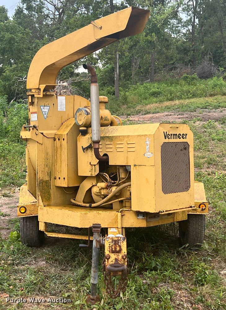 image for item JX9282 1992 Vermeer 1250BC  wood chipper