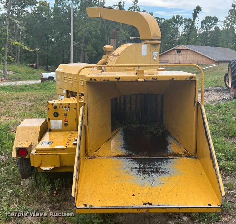 image for item JX9282 1992 Vermeer 1250BC  wood chipper