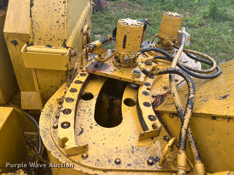 image for item JX9282 1992 Vermeer 1250BC  wood chipper