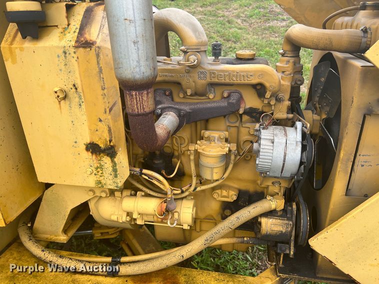 image for item JX9282 1992 Vermeer 1250BC  wood chipper