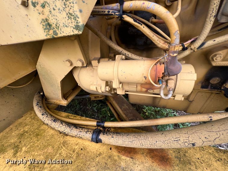 image for item JX9282 1992 Vermeer 1250BC  wood chipper