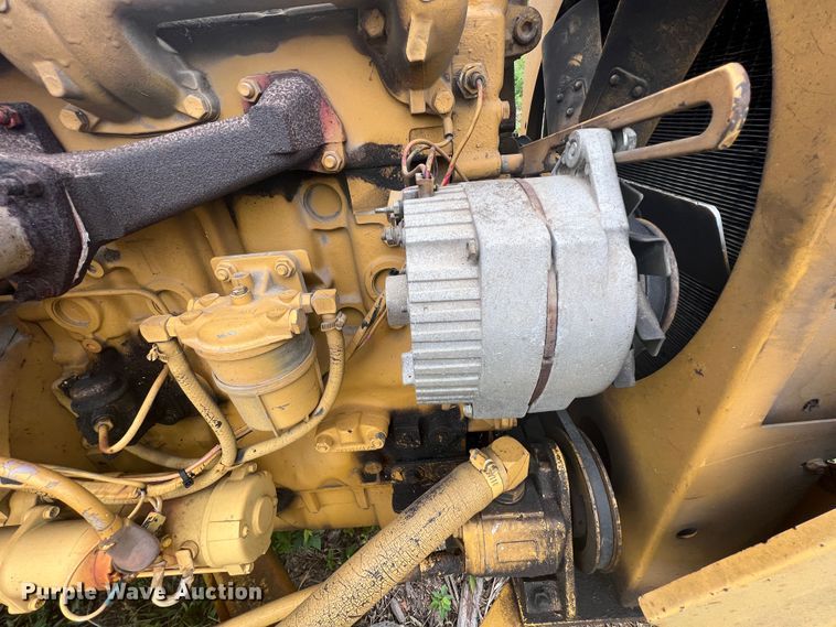 image for item JX9282 1992 Vermeer 1250BC  wood chipper