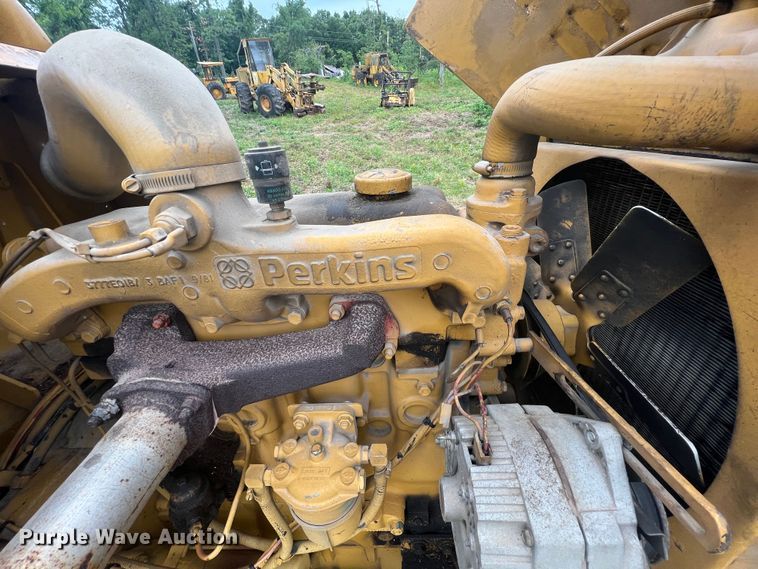 image for item JX9282 1992 Vermeer 1250BC  wood chipper