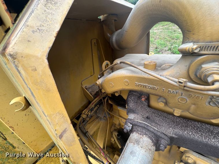 image for item JX9282 1992 Vermeer 1250BC  wood chipper