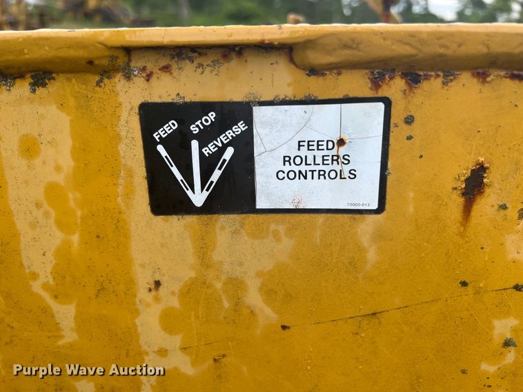 image for item JX9282 1992 Vermeer 1250BC  wood chipper