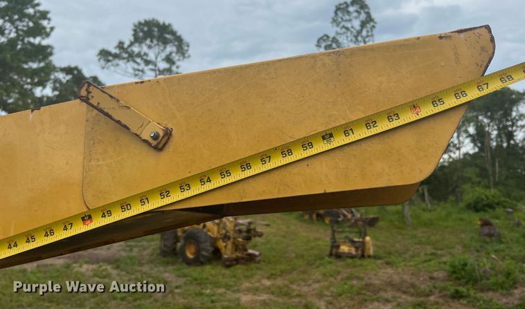 image for item JX9282 1992 Vermeer 1250BC  wood chipper