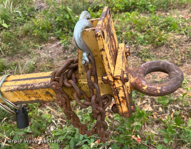 image for item JX9282 1992 Vermeer 1250BC  wood chipper