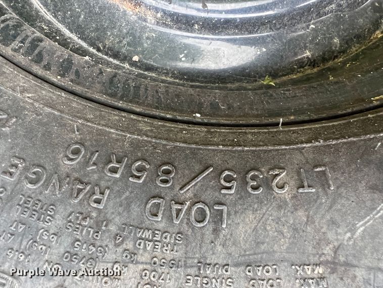 image for item JX9282 1992 Vermeer 1250BC  wood chipper