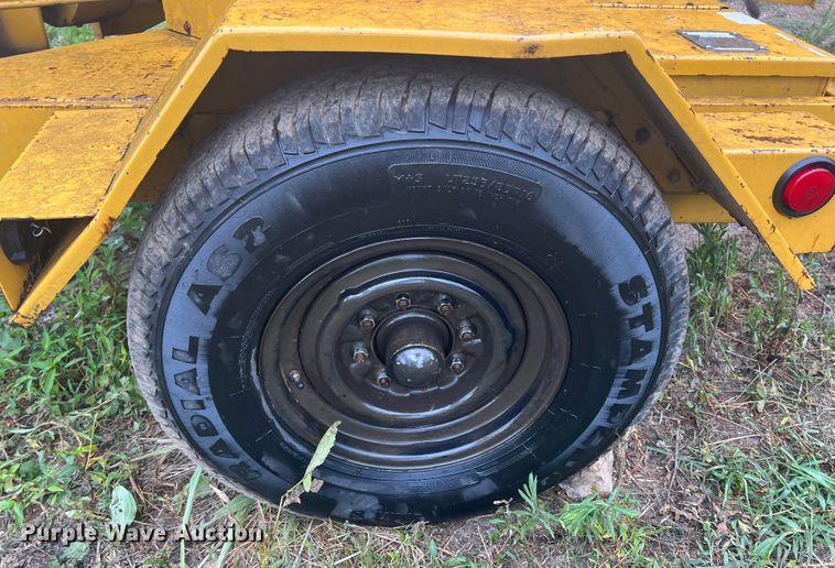 image for item JX9282 1992 Vermeer 1250BC  wood chipper