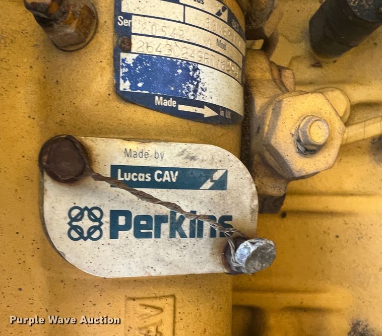 image for item JX9282 1992 Vermeer 1250BC  wood chipper