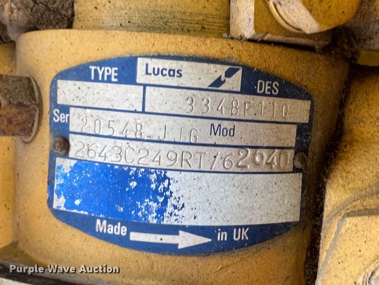 image for item JX9282 1992 Vermeer 1250BC  wood chipper