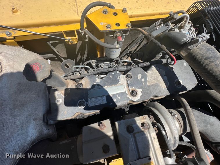 image for item JX9307 2007 Komatsu PC220LC  excavator