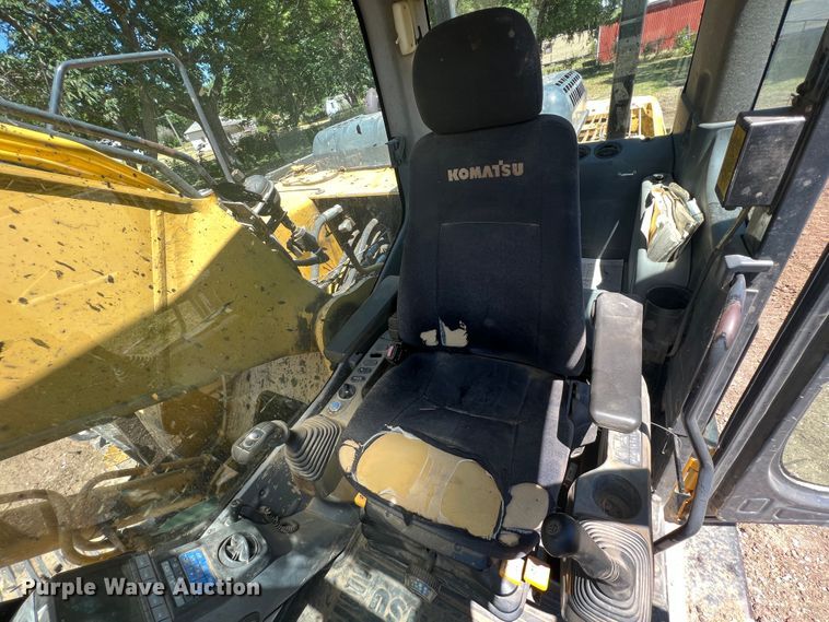 image for item JX9307 2007 Komatsu PC220LC  excavator