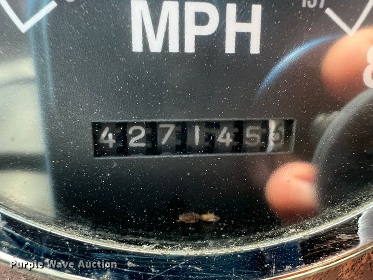 image for item JX9308 2002 International 9400i  water truck