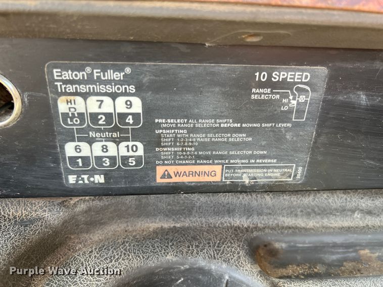 image for item JX9308 2002 International 9400i  water truck