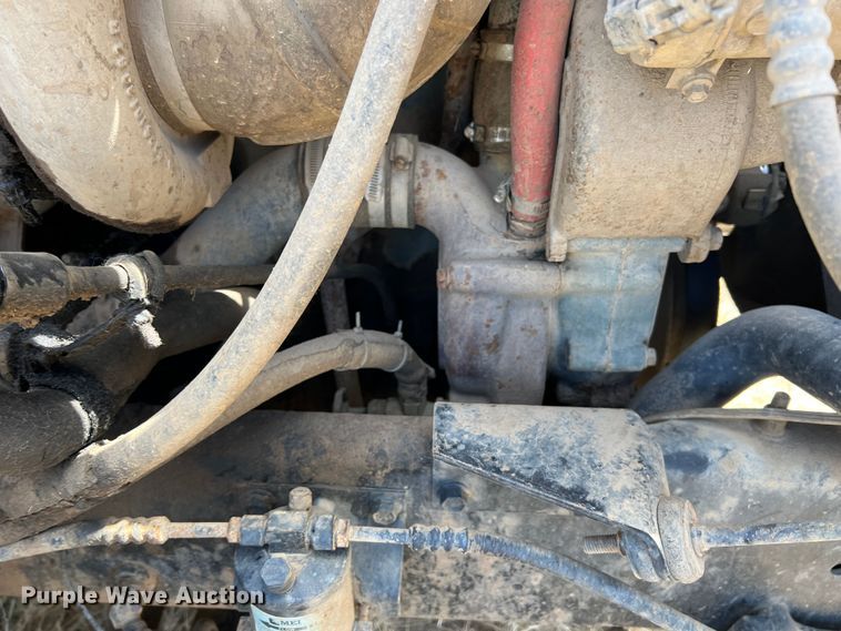 image for item JX9308 2002 International 9400i  water truck