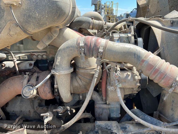 image for item JX9308 2002 International 9400i  water truck