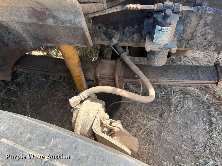 image for item JX9308 2002 International 9400i  water truck