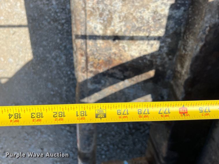 image for item JX9308 2002 International 9400i  water truck