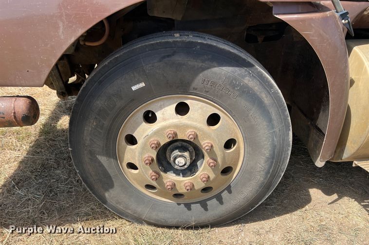 image for item JX9308 2002 International 9400i  water truck