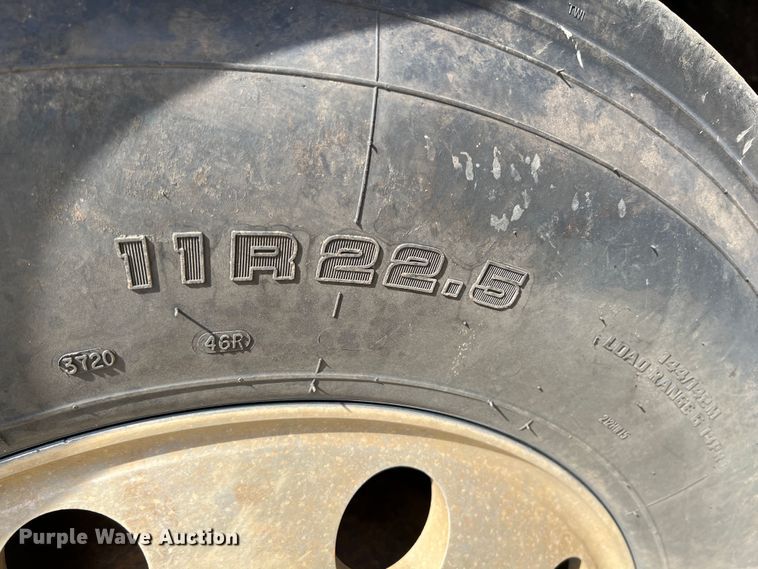 image for item JX9308 2002 International 9400i  water truck