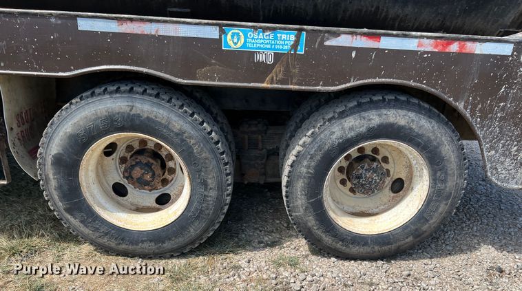 image for item JX9308 2002 International 9400i  water truck