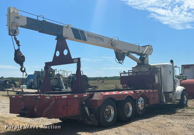 image for item JX9309 2008 Peterbilt 365  crane truck