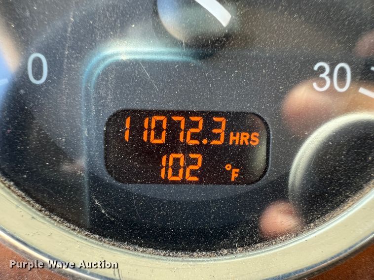 image for item JX9309 2008 Peterbilt 365  crane truck